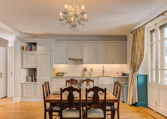 Apartment Aiguille Du Midi Central Chamonix - Alpes Travel - Sleeps 6