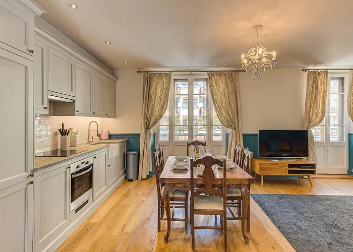 Apartment Aiguille Du Midi Central Chamonix - Alpes Travel - Sleeps 6